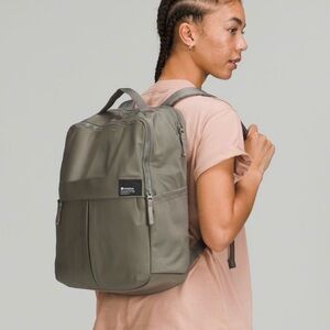 Lululemon Everyday Backpack 2.0 23L. In sage gray